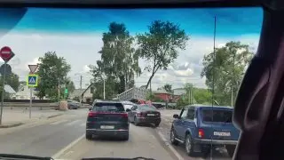 Опасный перекресток: большегруз снова вылетел в кювет