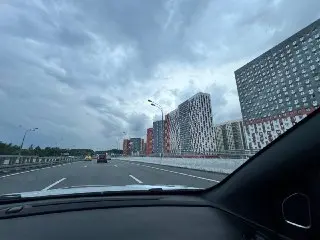 Штрафы за парковку на газонах: МАДИ выписала 15 тыс. постановлений
