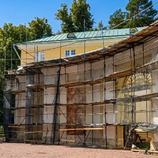 Реставрация парадного двора музея «Архангельское» продолжается