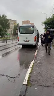 Опасный пешеходный переход: Вода угрожает безопасности