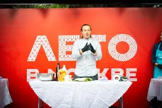 Кулинарный челлендж в парке: окрошка от шеф-повара Василия Емельяненко