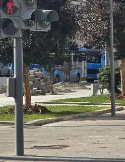 Ремонт тротуара на Зубовском бульваре: безопасность пешеходов в приоритете