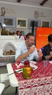 Китайский певец и блогер исследуют Сергиев Посад в рамках экспедиции