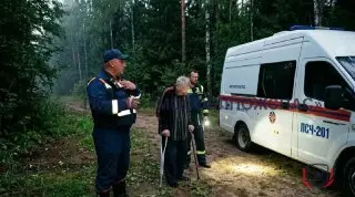 84-летний пенсионер спасён в лесу после запутывания в проволоке