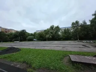 Обновление футбольного поля в школе №6: новое покрытие для спортсменов