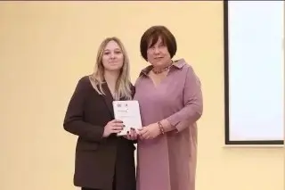 Учительница из гимназии победила в областном конкурсе по ИИ