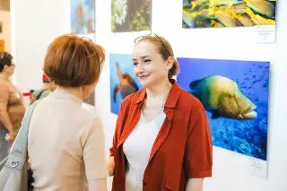 Выставка Елены Харламовой: Искусство в поддержку защитников Родины