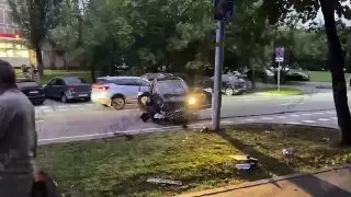 ДТП с Каршерингом: Водитель Врезался в Столб в Зюзине