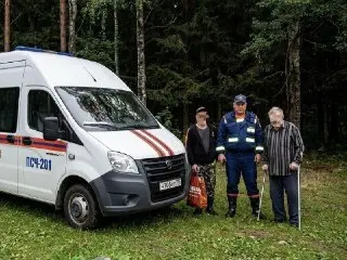 Спасатели нашли 84-летнего пенсионера в лесу под Балашихой