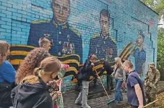 Волонтёры Солнечногорска очистили мемориал героям СВО