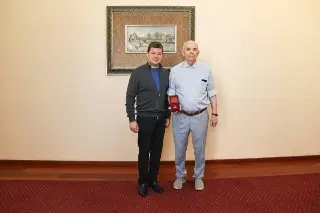 Владимир Губин получил знак «За безупречный труд» к 75-летию