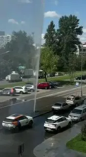 На Синявинской произошел прорыв подземных коммуникаций