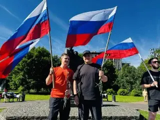 Забег Победы в парке Яуза: молодежь почтила память героев