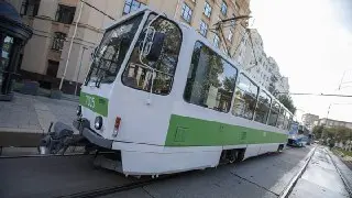 Парад ретротранспорта в Москве: исторические трамваи и автомобили