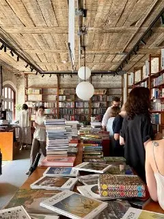 Новый книжный магазин «Озеро» открылся на Хитровке