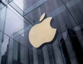 ФАС угрожает Apple штрафом в 4 млрд рублей за отказ предустановки