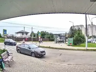 В Катюшках незнакомец замазал камеру в лифте пластилином