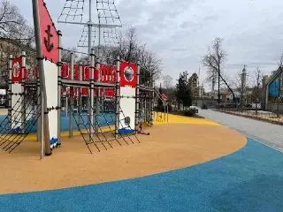 В Коптево открылся новый детский городок с игровыми площадками
