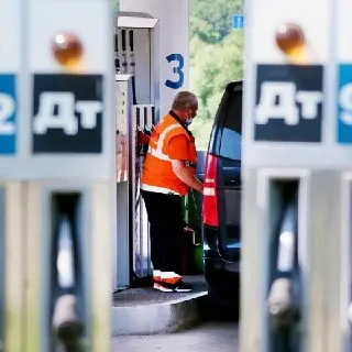Казахстан планирует поставку 50 тыс. тонн бензина в Россию