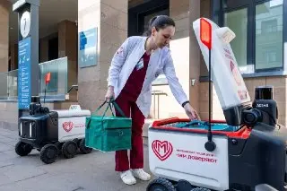 Роботы в московских больницах экономят время врачей на пациентов