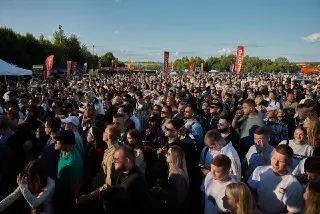 Фестиваль BMW BIMMERDAYS: тысячи авто и музыкальные хиты в Яхроме