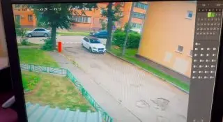 В Климовске на моноколесе произошла авария с повреждением авто