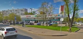 Подростки на электросамокате сбили пожилую женщину на тротуаре