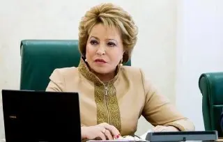 Матвиенко призывает россиян до 35 лет родить троих детей