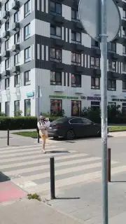 В Мытищах водитель BMW угрожал семье на велодорожке