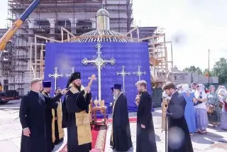 В Подольске освятили кресты нового Никольского храма