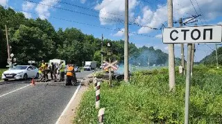 Обновление покрытия на железнодорожном переезде в Мельдино