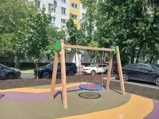 Обновление детской площадки на проезде Якушкина: новые игровые конструкции