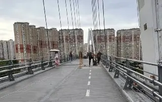 Ремонт пешеходного моста через Москву-реку в Павшинской пойме