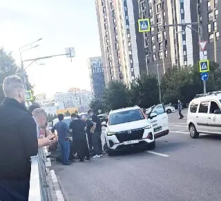 Курьер на электровелосипеде сбит каршерингом в Мытищах