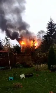 Пожар в СНТ «Лира» под Вороново: огонь охватил дачные участки