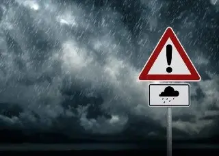 Сильный дождь и гроза ожидаются в Зарайске в ближайшие часы
