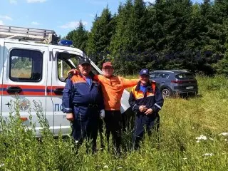 Спасатели вывели заблудившихся грибников из леса под Краснознаменском