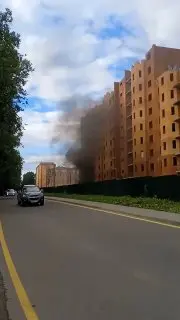 Крупный пожар в заброшенном здании на улице Замышляева