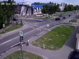 Велосипедист попал под такси на перекрестке ул. Михеенко