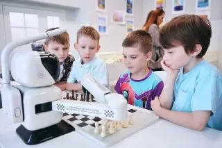 В библиотеке стартовал шахматный турнир с роботом-гроссмейстером