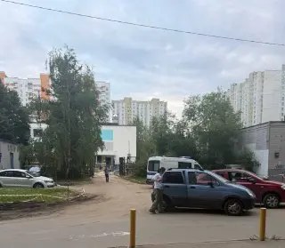Полиция и скорая помощь на стройке у корпуса 1464