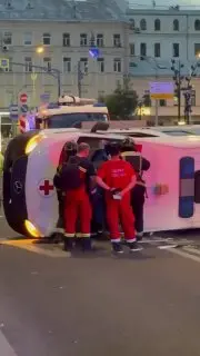 Сотрудник скорой помощи пострадал в ДТП в центре Москвы