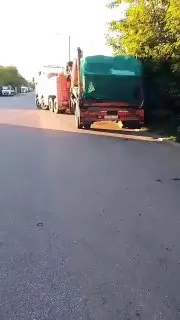 Эвакуация большегрузов продолжается: ночной рейд на Лихачёвском шоссе