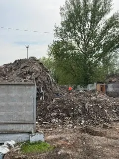 Стихийная свалка на Южнопортовой улице вызывает недовольство жителей ЮВАО
