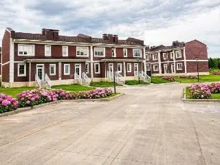 В Озерецком открыли новые таунхаусы в квартале «Земляничная поляна»