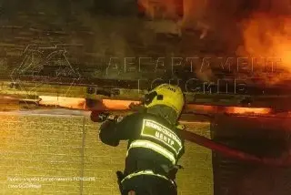 Ночной пожар в Филимонковском районе: трёхэтажный дом в огне