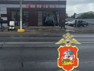 Снова ДТП в магазине Подмосковья: автомобиль сбил покупательницу