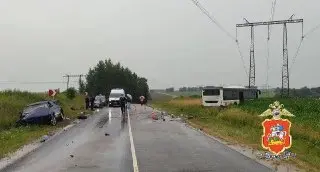 Смертельное ДТП под Зарайском: женщина на Audi врезалась в автобус