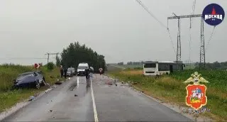 Смертельное ДТП: женщина с ребенком столкнулась с автобусом