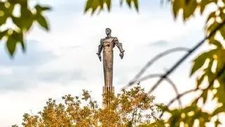 46 лет назад в Москве открыли памятник Юрию Гагарину